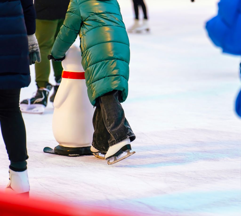 Eislaufen auf der Henkell-Kunsteisbahn in Wiesbaden